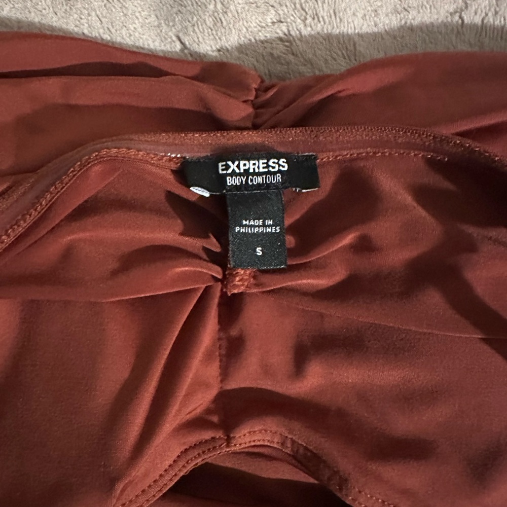 Express Rust Ruched Bodysuit - Picture 2 of 3